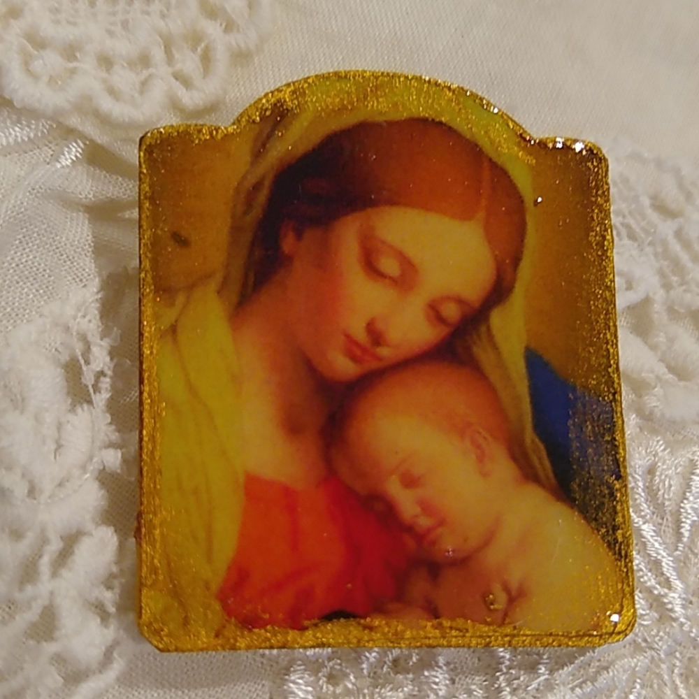 💕 artisan brooch Madonna and Christ child